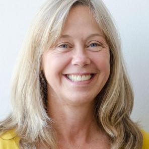Pamela Denbesten Headshot